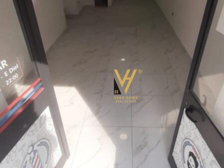 NEGOZIO IN AFFITTO 40 M2 PRESSO KOMUNA PARISIT