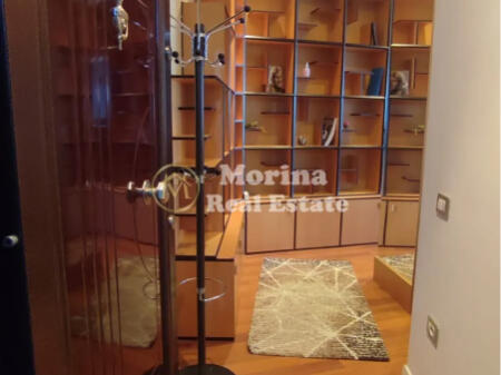 Qira, Apartament 2+1, Siri Kodra