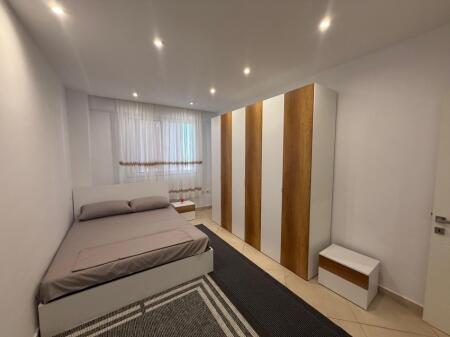 Jepet Me Qera Apartament 2+1+1 Ballkon