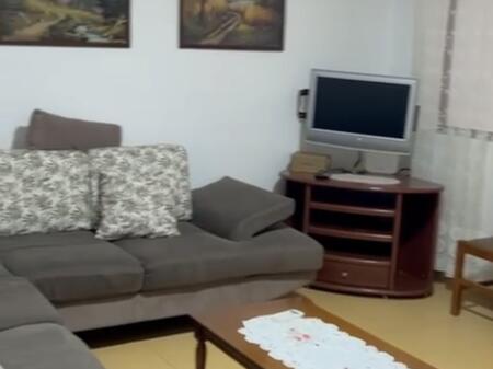 Apartament me qera 1+1 Xhamllik