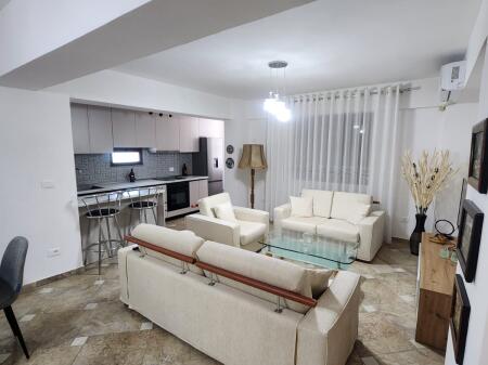 APARTAMENT PER QERA PRANE STADIUMIT