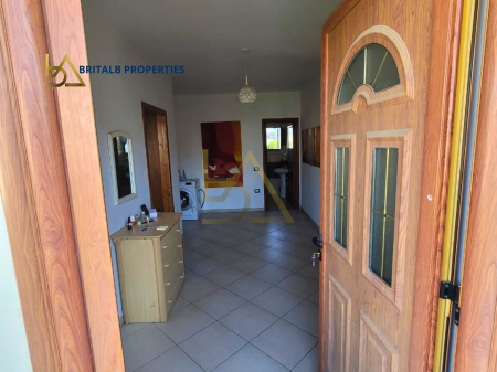 Një shtëpi private jepet me qira në Plazh - Durrës!