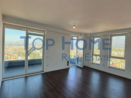 Shitet Apartament 2+1+2 prane rrethrrotullimit ne Sauk