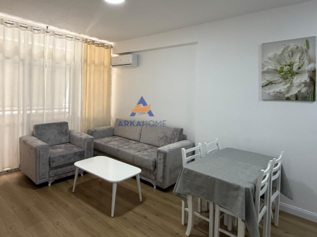 JEPET APARTAMENT ME QERA 1+1+BALLKON "VILA L 2021,UNAZA E RE" 450 EURO.