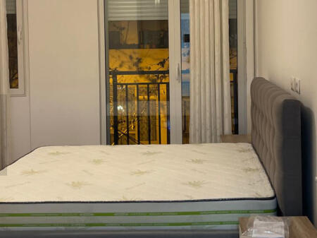 Jepet apartament 1+1+garazhd ne qender tek Selvia.
