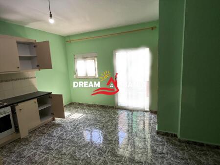 VENDITA Appartamento 3+1+2 nella Comune di Parigi, vicino al Kristal Center, Tirana (ID: 4131459)