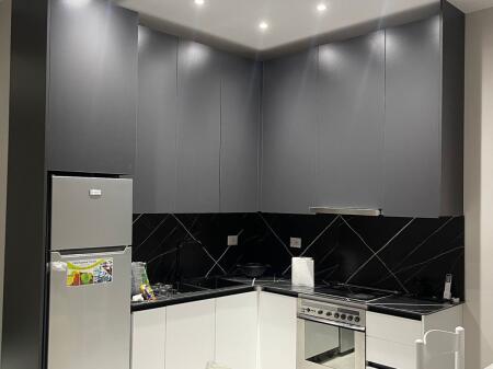 🏢Rruga Siri Kodra, pranë Karburant Gega Oil, jepet me qera apartament 2+1, i sapo mobiluar 500 Euro