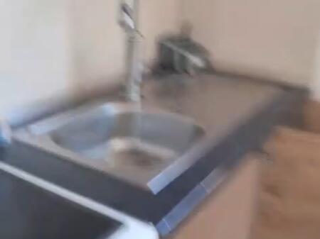 Jepet me qera apartamet 1+1 ne fillim te Komunes se Parisit, rruga Muhamet Gjollesha.
