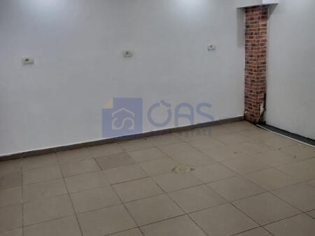 Ambient biznesi për qira në Komunën Parisit, Tiranë
