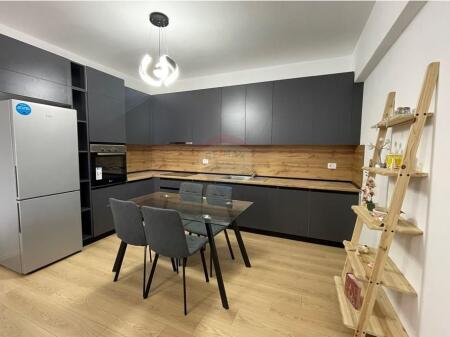 1+1 apartment for rent at Fusha e Aviacionit!