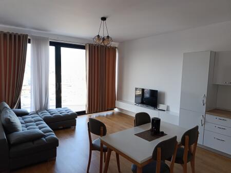 Jepet me qera apartament 2+1, Kristal Center