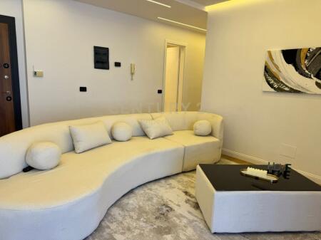 Shitet Apartament 2+1+2 – Rruga e Kosovareve, Tiranë