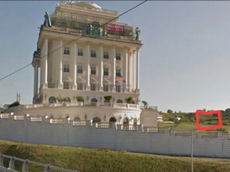 !!OFERTË!! TOKË PËR SHITJE 1500M2 "NGJITUR ME AMADEUS PALACE" 165,000 EURO.