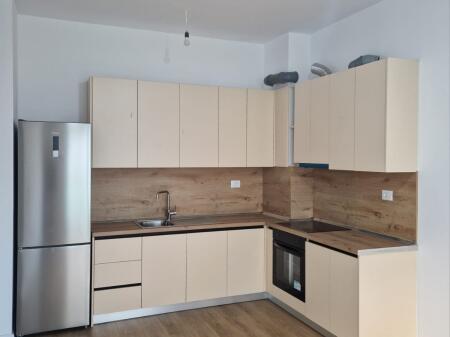 APARTAMENT 2+1 ME QERA PJESERISHT I MOBILUAR (Kompleksi Kaimi, Ali Demi, Tirane) PA KOMISION