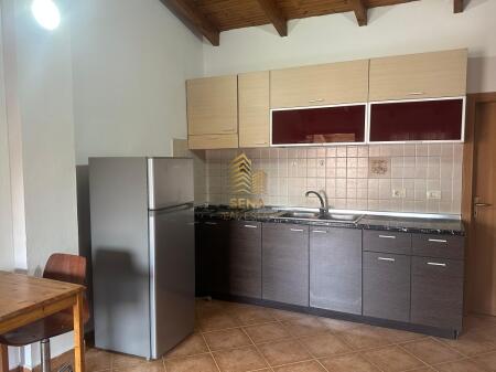 Qira, Apartament 2+1+Verandë, Siri Kodra, 400 Euro/muaj