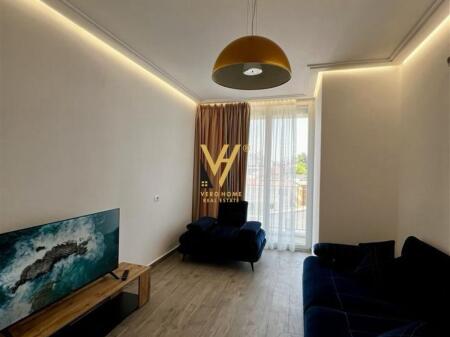 JEPET APARTAMENT 2+1+BLK ME QERA TE PAZARI I RI 1.000 EURO