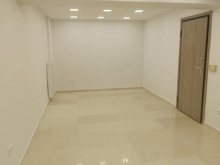 Dyqan Me Qera prane Gjimnazit Partizani (ID BD21729) Tirane