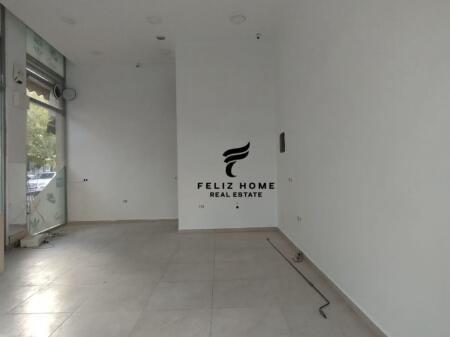 NEGOZIO IN AFFITTO 25 M2 PAZARI I RI 350 EURO