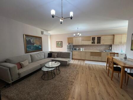 Apartament 1+1 per qira Ambasada amerikane