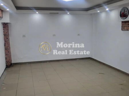 Ambient Biznesi për Qira në Komunën e Parisit 450 Euro Muaj