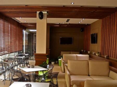 BUSINESS BUILDING FOR RENT 1500 M2 LAPRAKE 7,500 EURO