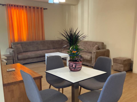 JEPET APARTAMENT 1+1+BALLKON "RRUGA ELBASANIT,PRANE VILA PARK HOTEL" 600 EURO.