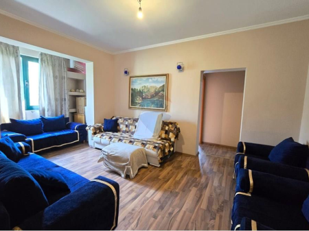 Apartament 3+2+2 në shitje te Hari Fultz!