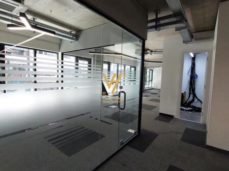 JEPET ZYRE 370M2 ME QERA TE RRUGA E KOSOVARVE 6.600 EURO
