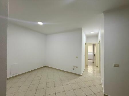 APARTAMENT PER QERA PER ZYRA 700 €