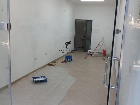 NEGOZIO IN AFFITTO 35 M2 MERCATO ELETTRICO 65.000 LEKE