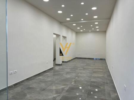 NEGOZIO IN VENDITA 89 M2 ALLO STADIO DINAMO 525.000 EURO
