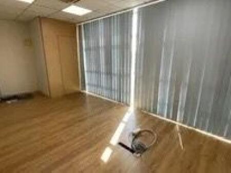LOCALE COMMERCIALE IN AFFITTO 100 M2 BLOCCO 2.000 EURO
