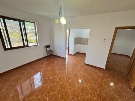 Shitet apartament 1+1 ne Kombinat