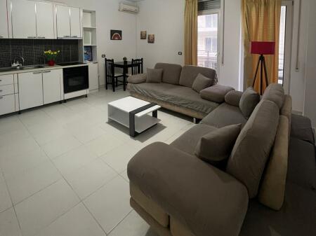 Apartament 1+1 me qira tek Kopshti Botanik.