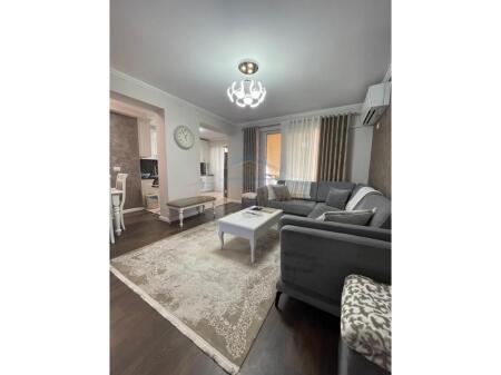 Qera, Apartament 2+1, Rruga e Barrikadave