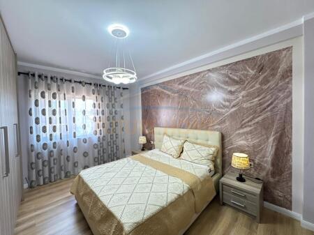 Shitet Apartament 2+1, Misto Mame