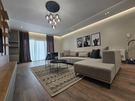 3+1, arredato di lusso, vicino al giardino botanico, 1500 euro