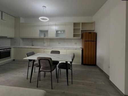2+1, lago secco, 750 euro con parcheggio