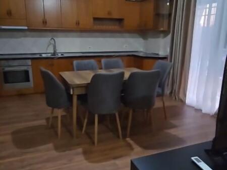 Appartamento 2+1 in affitto. Porcellana, 200m di fronte all'Università Europea di Tirana Prezzo: 600 mila lek
