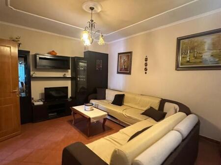 VENDESI APPARTAMENTO 2+1 VIA KAVAJES 293.000 EURO