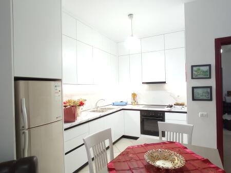 Apartament me Qira në Astir – pranë Bar Artistit