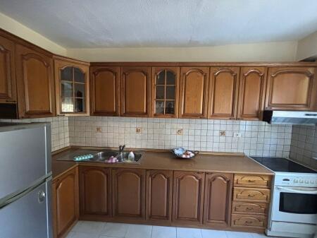 Apartament me qera 1+1