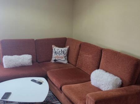 Jepet apartament 2+1 tek Shkolla e Baletit 45.000 Leke/Muaj