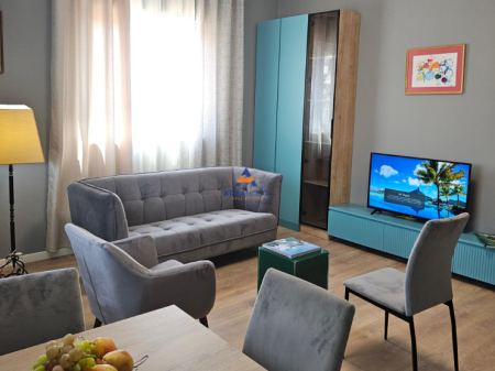AFFITTASI APPARTAMENTO 1+1+VERANDA "PAZAR I RI, VIA RIZA JASA" 650 EURO