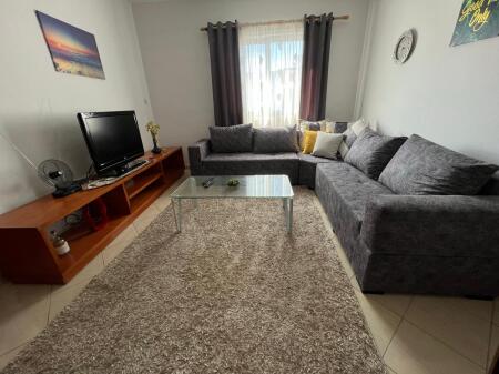 Jepet Me Qera Apartament 2+1+1 Ballkon