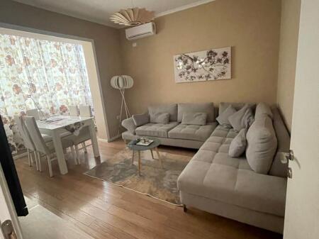 Appartamento 1+1 in affitto in Via Mine Peza!