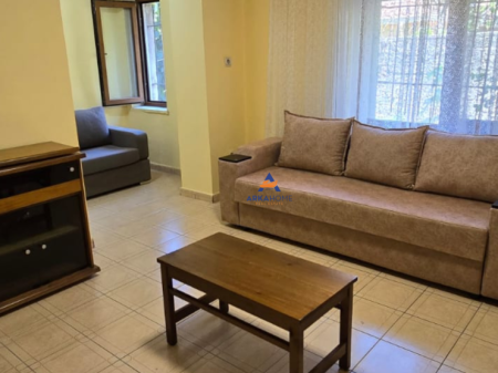 SHITET APARTAMENT 2+1+BALLKON "RRUGA FORTUZI,SHKOLLA JERONIM DE RADA" 195.000 EURO.