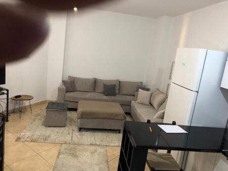 1+1,e mobiluar te nentekateshet qender,550 euro