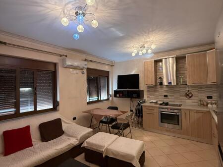 🎥 🏡 Appartamento in affitto a Vlora solo 350€/mese!