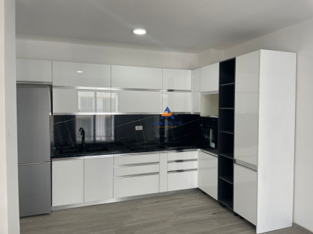 JEPET ME QERA APARTAMENT 3+1+BALLKON "TE RRUGA 5 MAJI" 450 EURO.